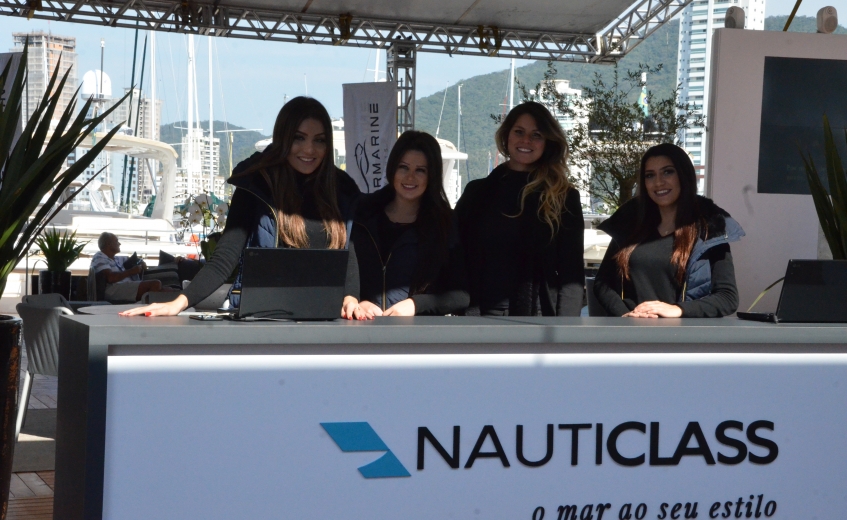 Barcos Intermarine no Salão Náutico em Itajaí