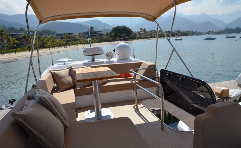 Nova Intermarine 45 é apresentada oficialmente