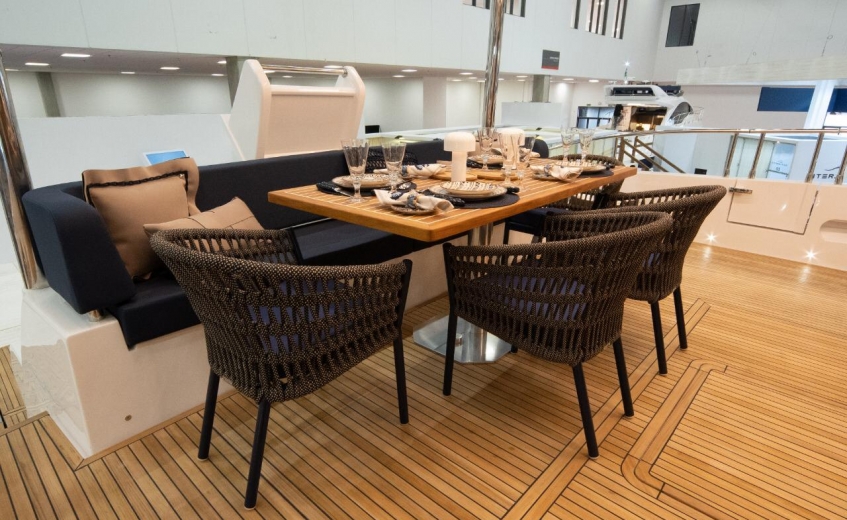 Nova Intermarine 24M é apresentada oficialmente