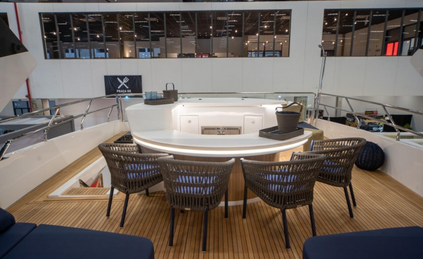 Nova Intermarine 24M é apresentada oficialmente