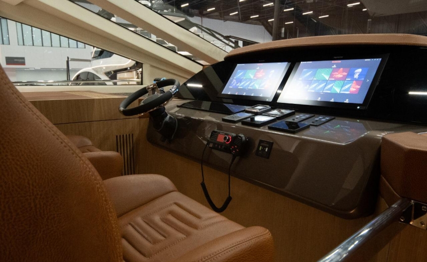 Nova Intermarine 24M é apresentada oficialmente