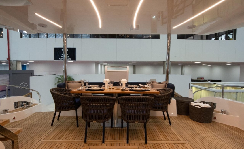 Nova Intermarine 24M é apresentada oficialmente