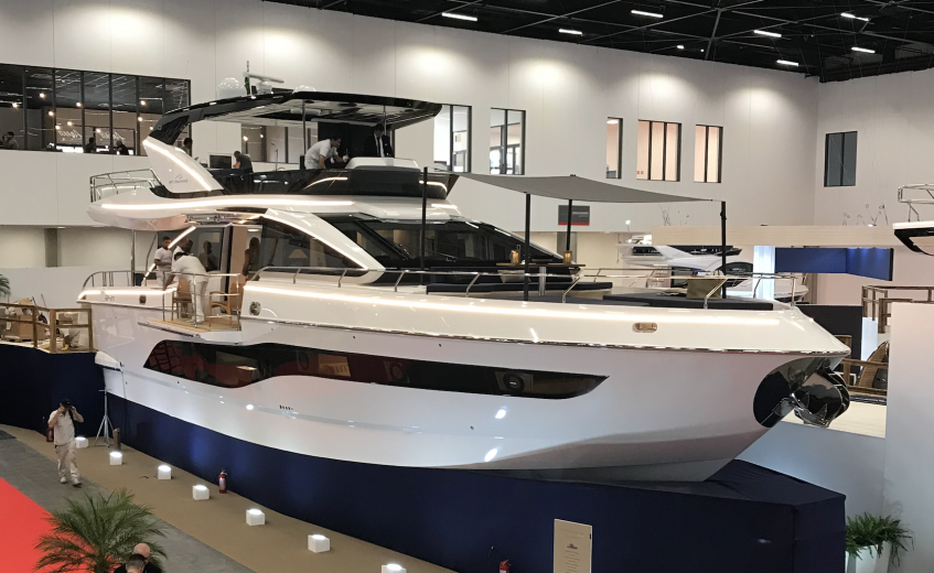 Nova Intermarine 24M é apresentada oficialmente