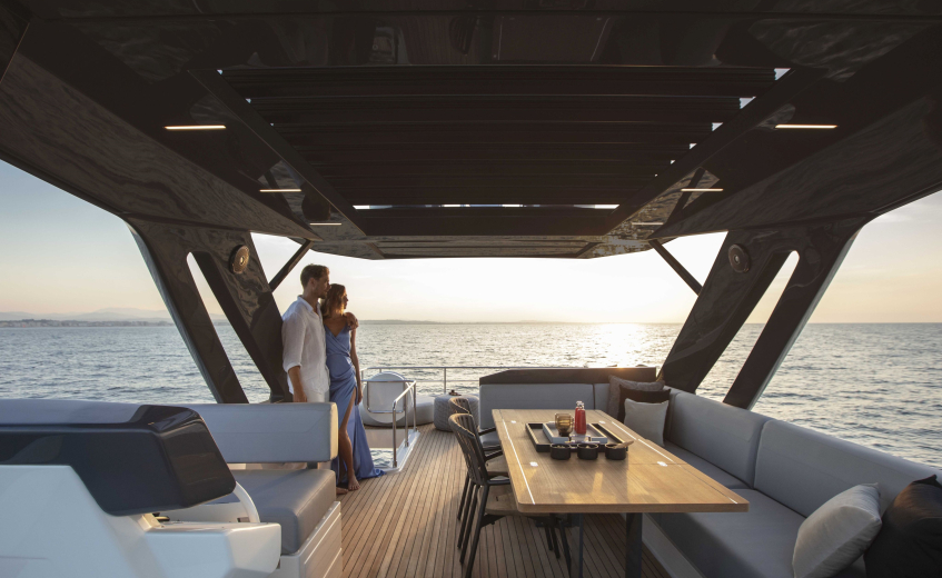 Ferretti Yachts 720