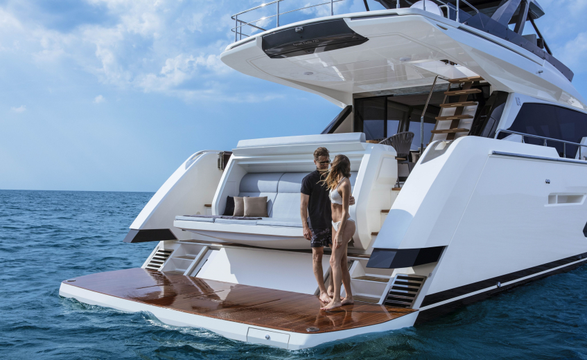 Ferretti Yachts 720