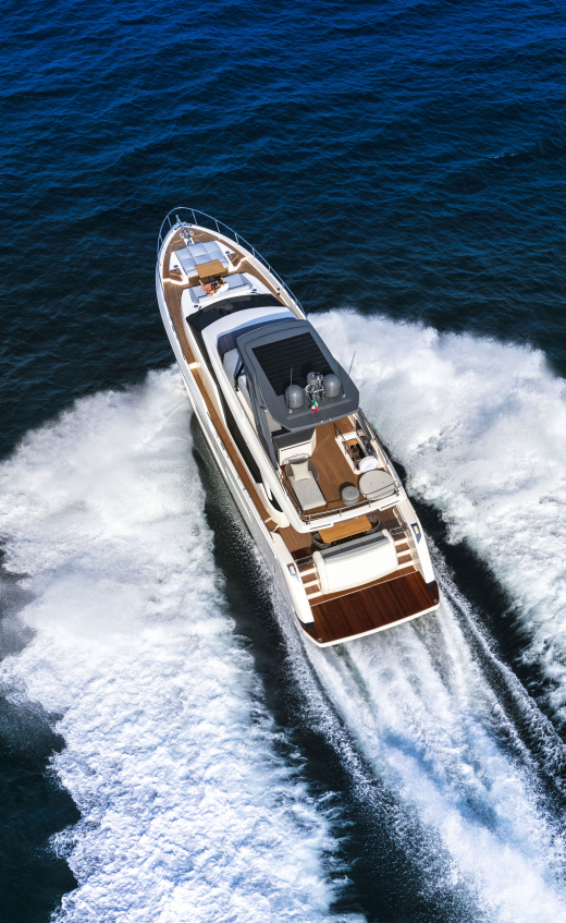 SHOWCASE Ferretti Yachts 720